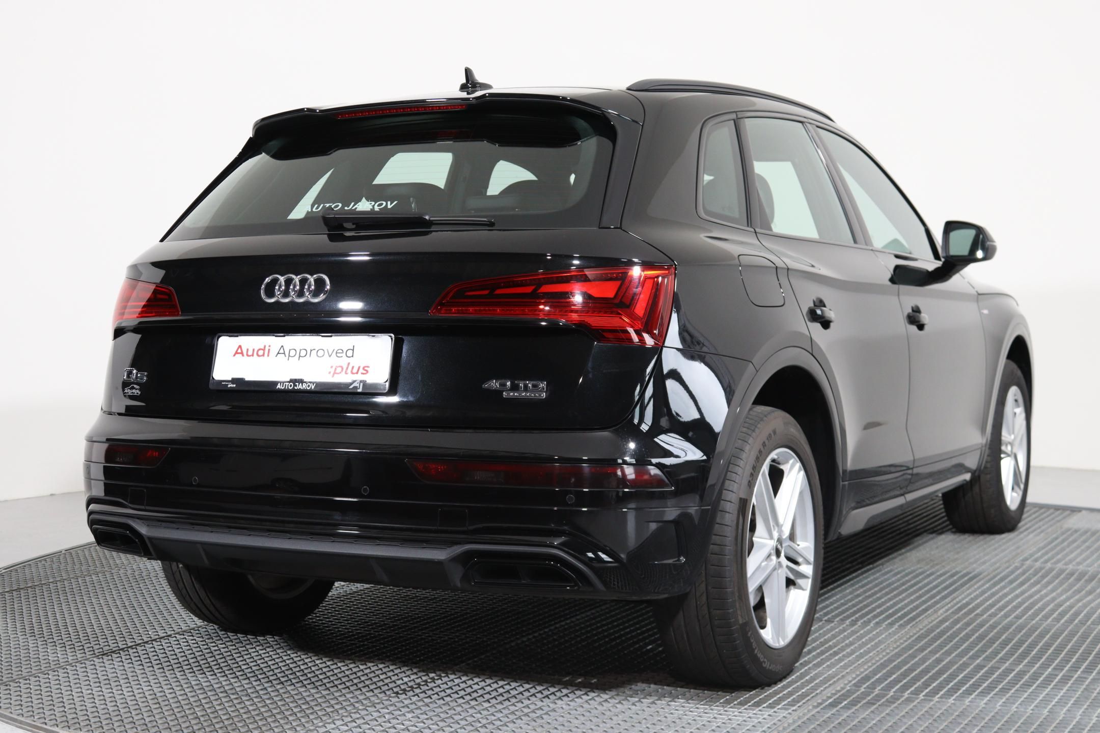 Audi Q5, Sline 40 TDI quattro Stronic - fotka 5