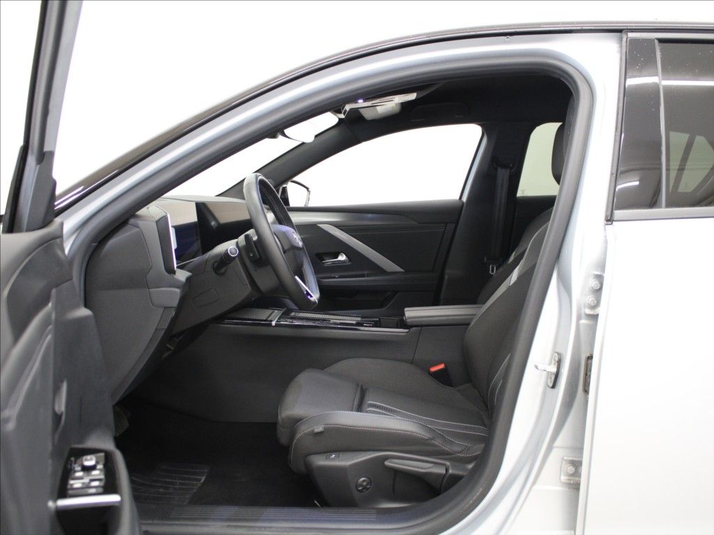 Opel Astra, 1,2 Turbo 130k. 8AT GS 19tkm. - fotka 6