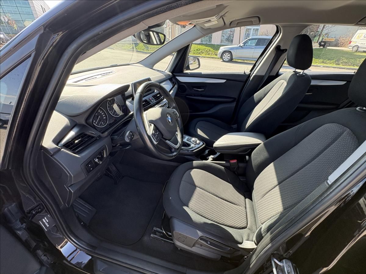 BMW Řada 2, 1,5 218i 100kW AT,Led,Navi,PDC - fotka 3