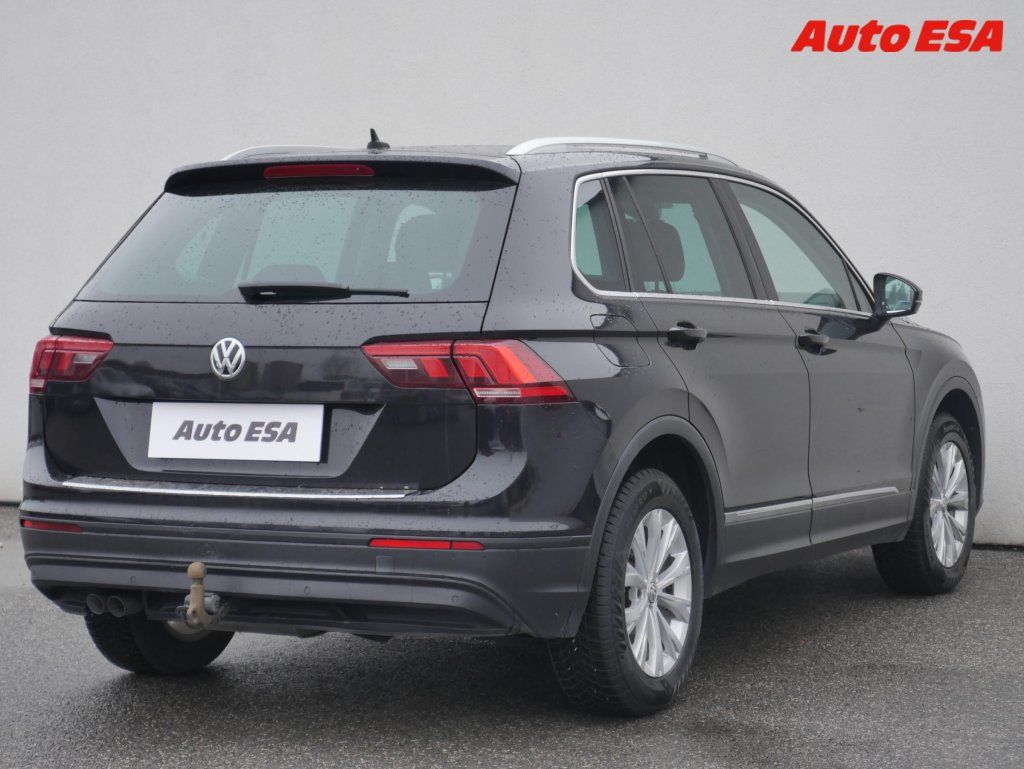 Volkswagen Tiguan, 2.0 TDi 4x4,2.maj,ČR,DSG - fotka 4