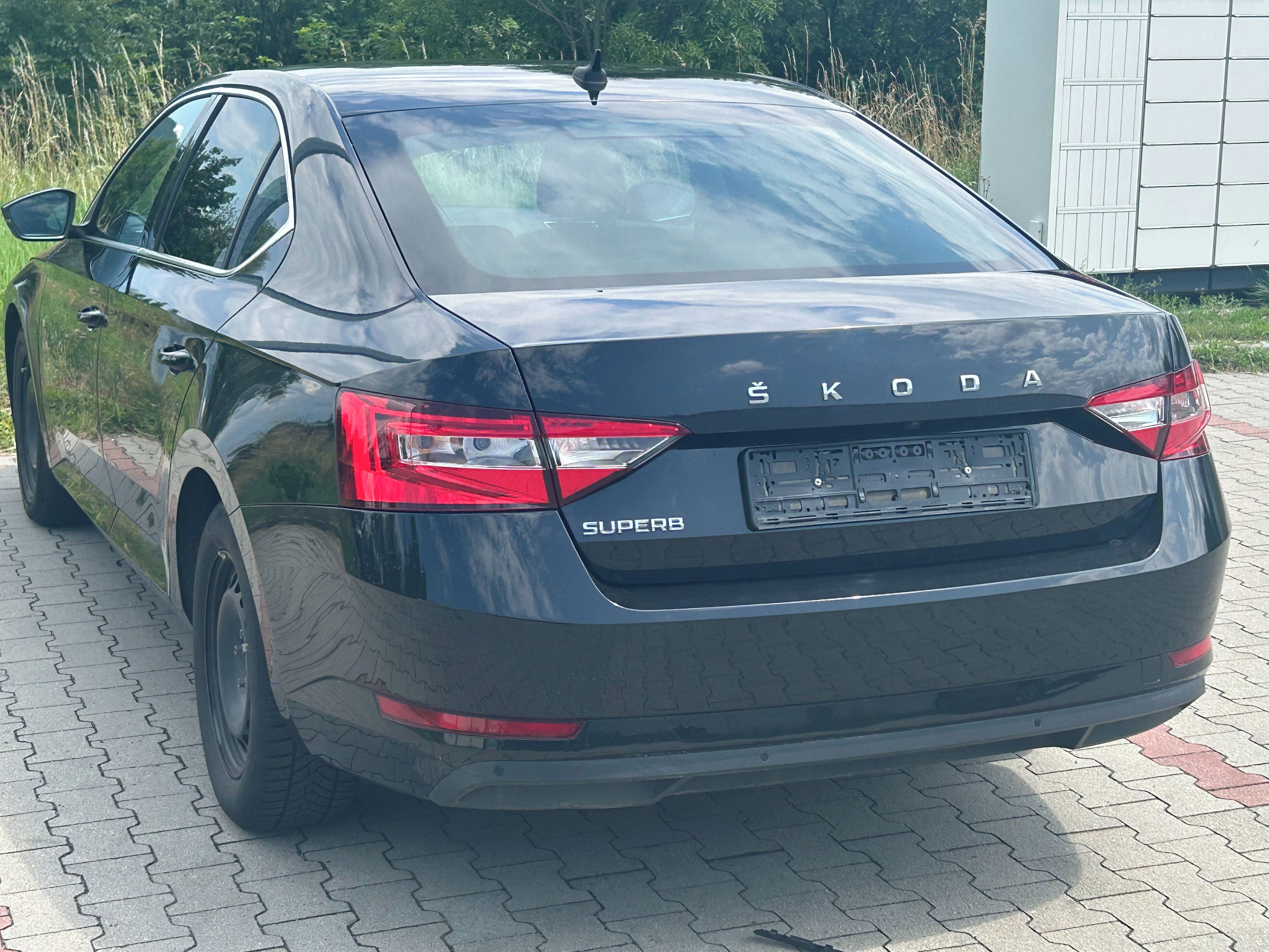 Škoda Superb - fotka 5