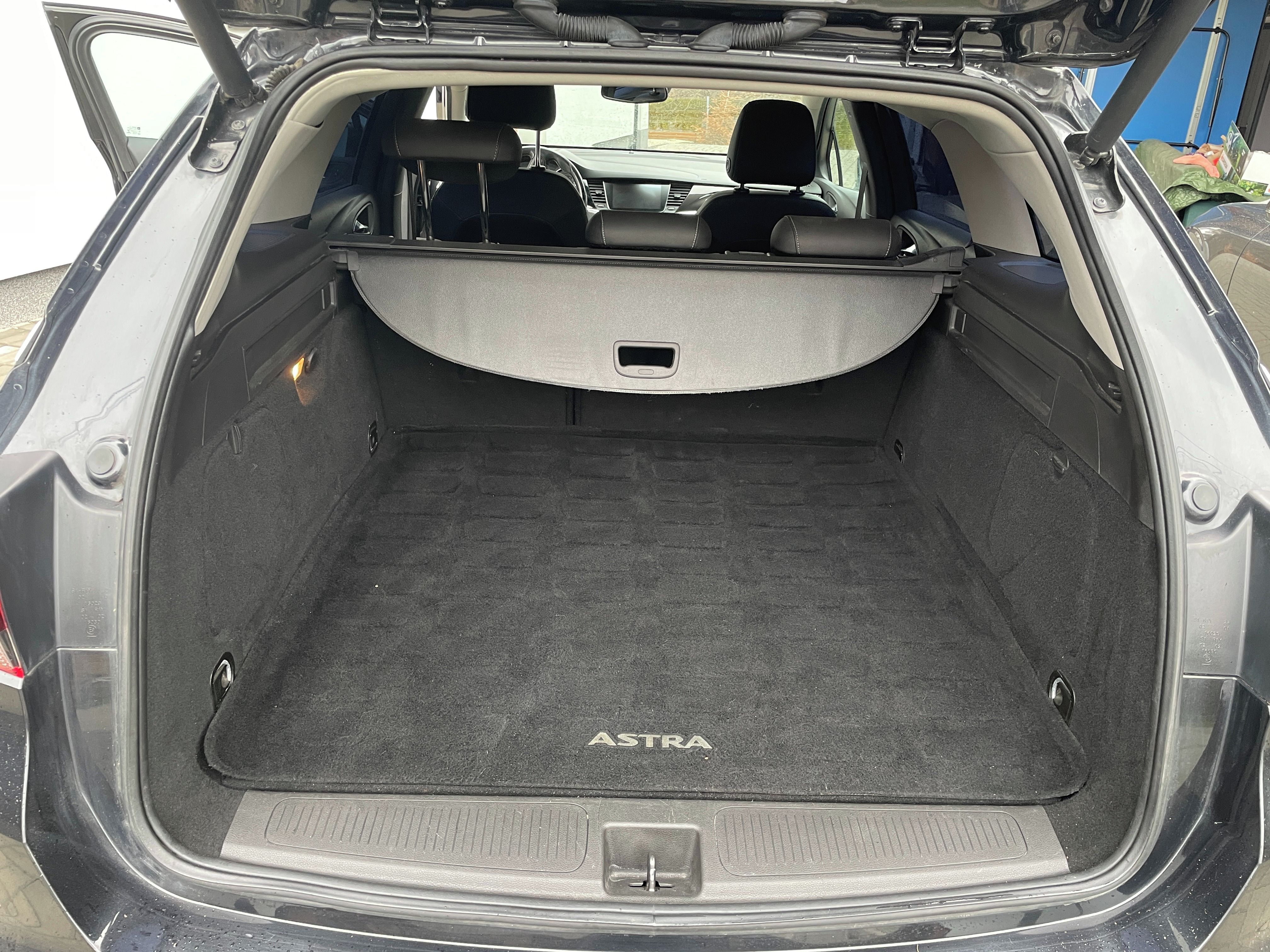 Opel Astra, Opel astra K kombi - fotka 6