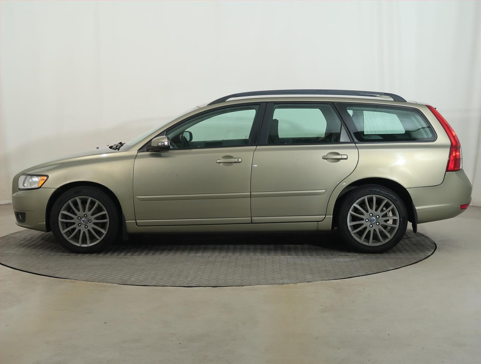 Volvo V50, 2.0 D, po STK - fotka 3