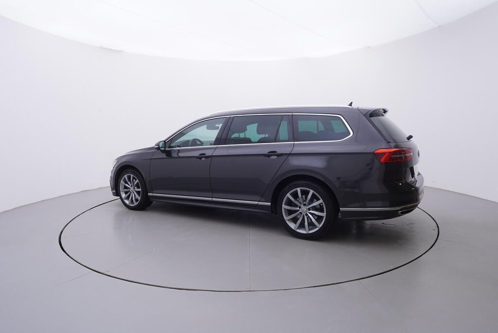 Volkswagen Passat, 2.0 TDI 140 kW - fotka 3