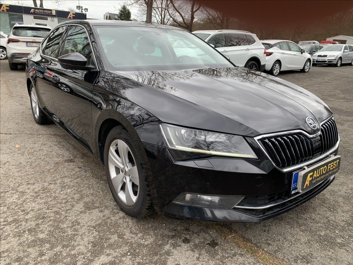 Škoda Superb, 1,5 TSI,ČR - fotka 3