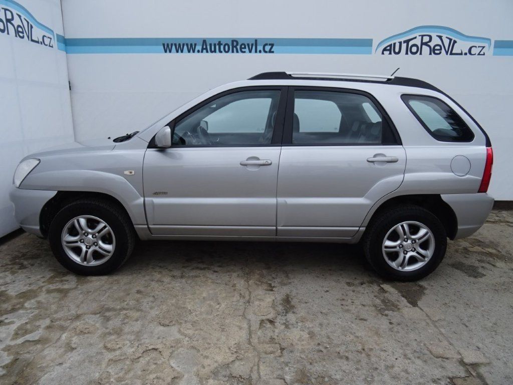 Kia Sportage, 2.0i,104kW,4X4,s.kniha,ALU - fotka 4