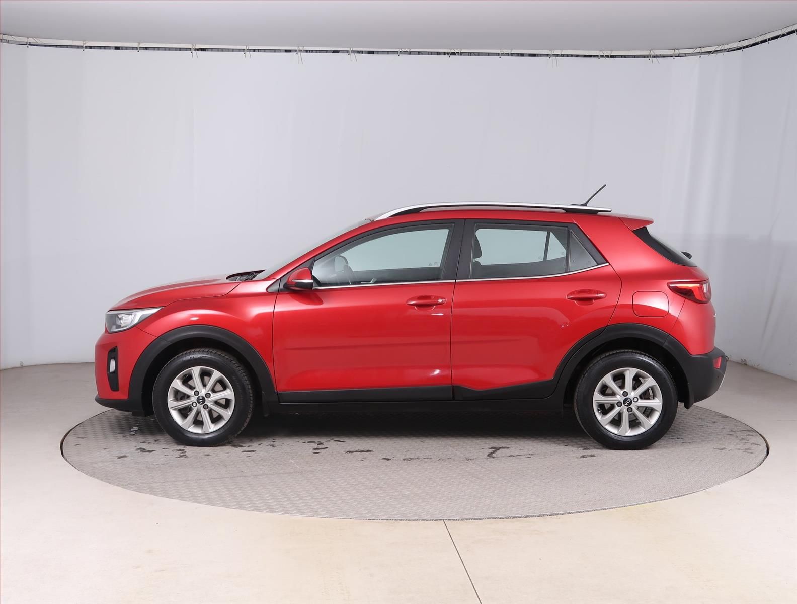Kia Stonic, 1.25 CVVT, ČR,1.maj - fotka 3