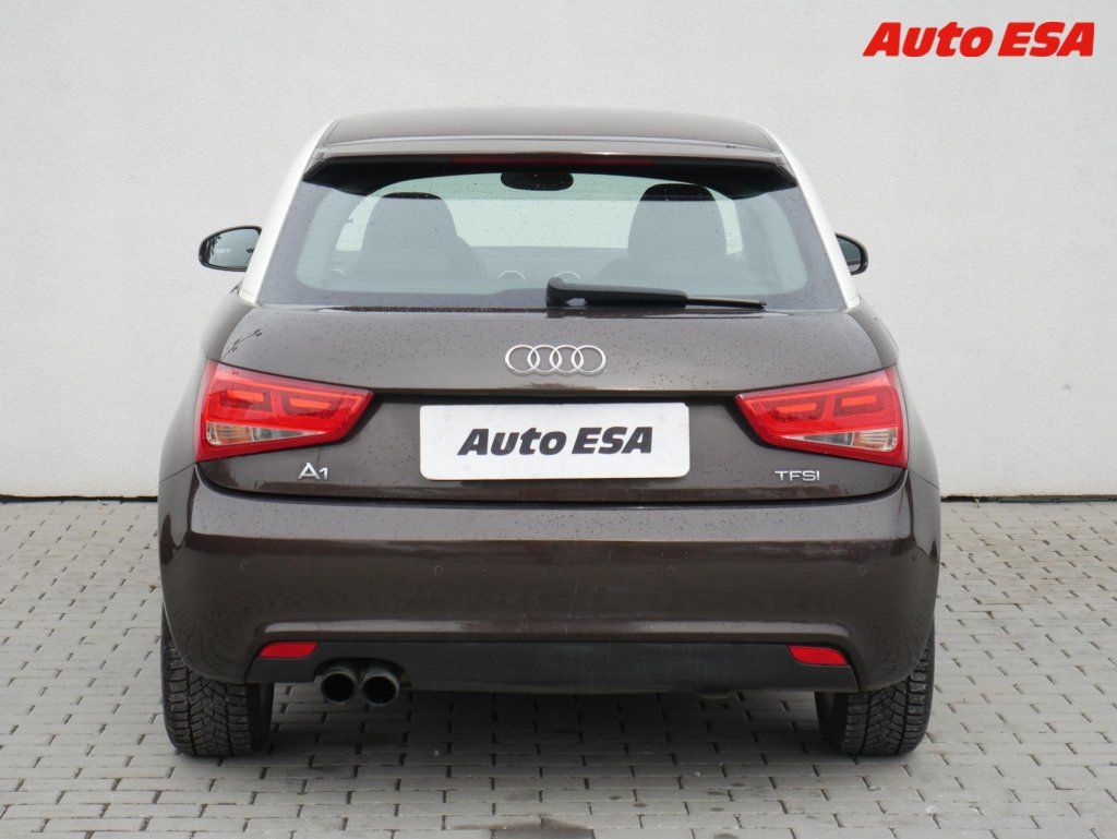 Audi A1, 1.4 TFSi,AC,park.asist - fotka 5