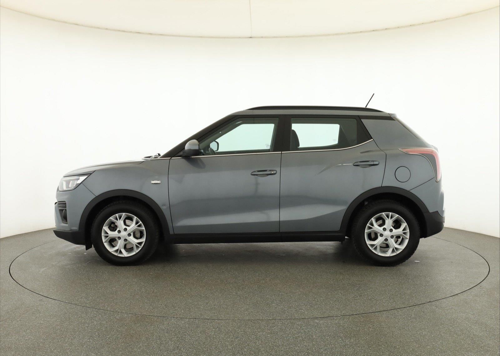 SsangYong Tivoli, 1.5 T-GDI, Automat, ČR,1.maj - fotka 3