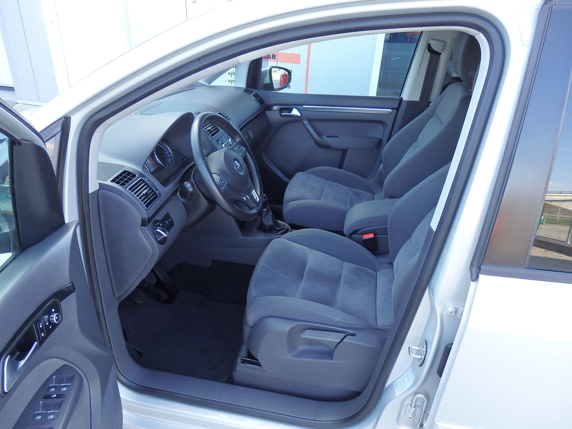 Volkswagen Touran, 1.4 TSI 103 kW DIGI. KLIMA,ESP - fotka 6
