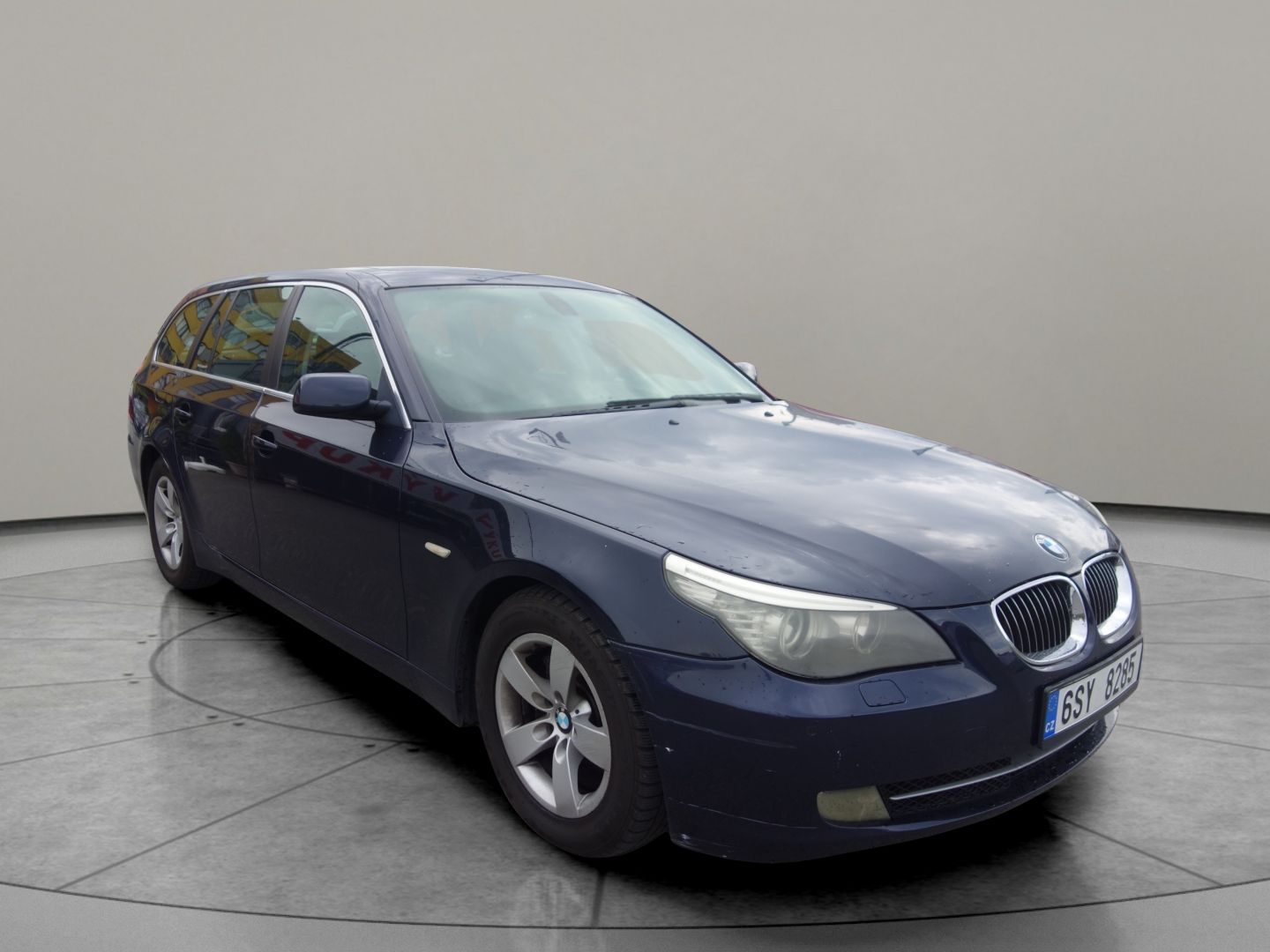 BMW Řada 5, 530d PĚKNÝ !!! SERV.KNIHA ! - fotka 5