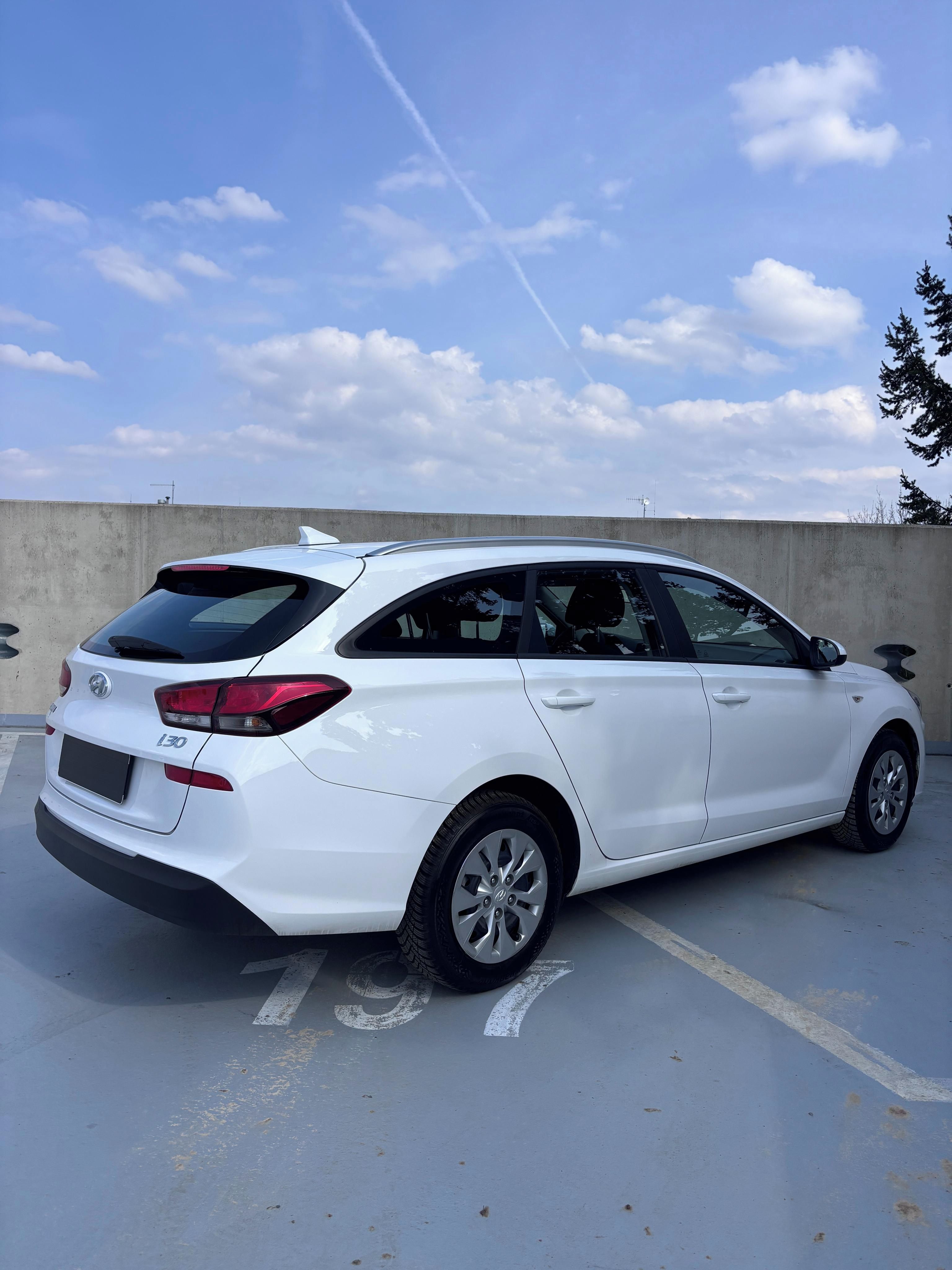 Hyundai i30, 1.0T Start Plus 88 - kW - fotka 4