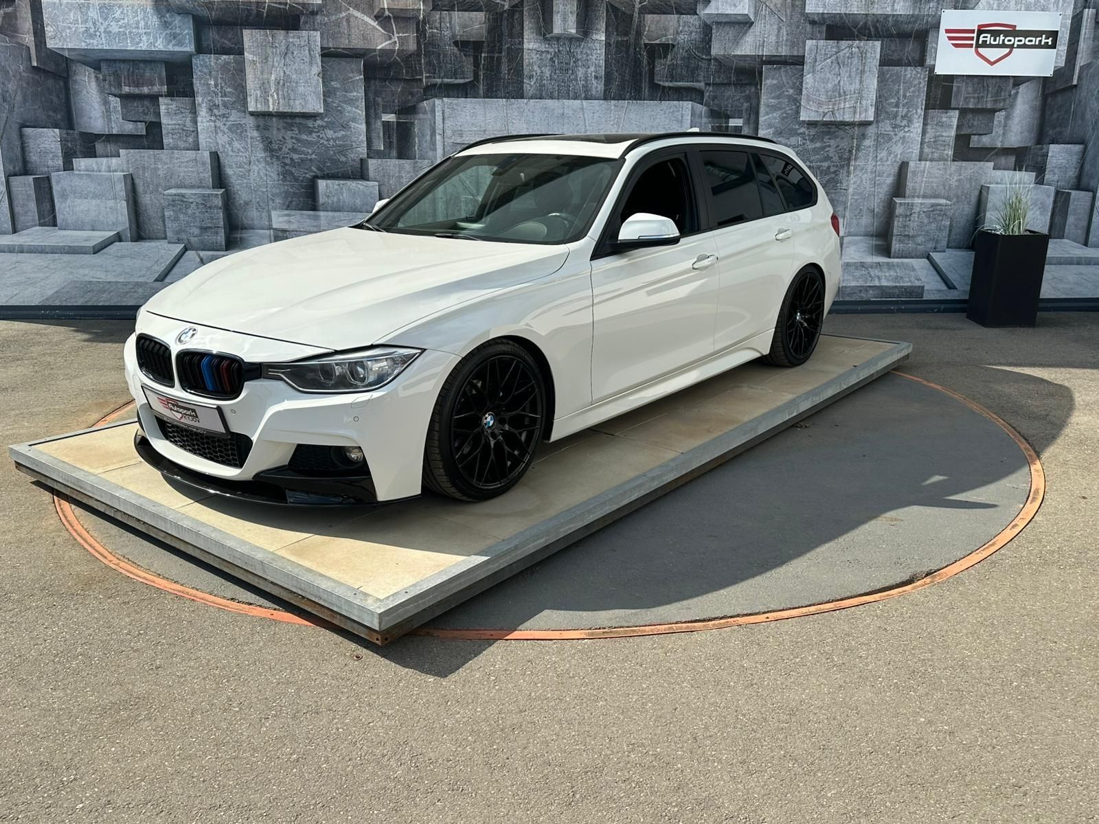 BMW Řada 3, 318D, 2.0D, 105KW, 4x4 - fotka 3