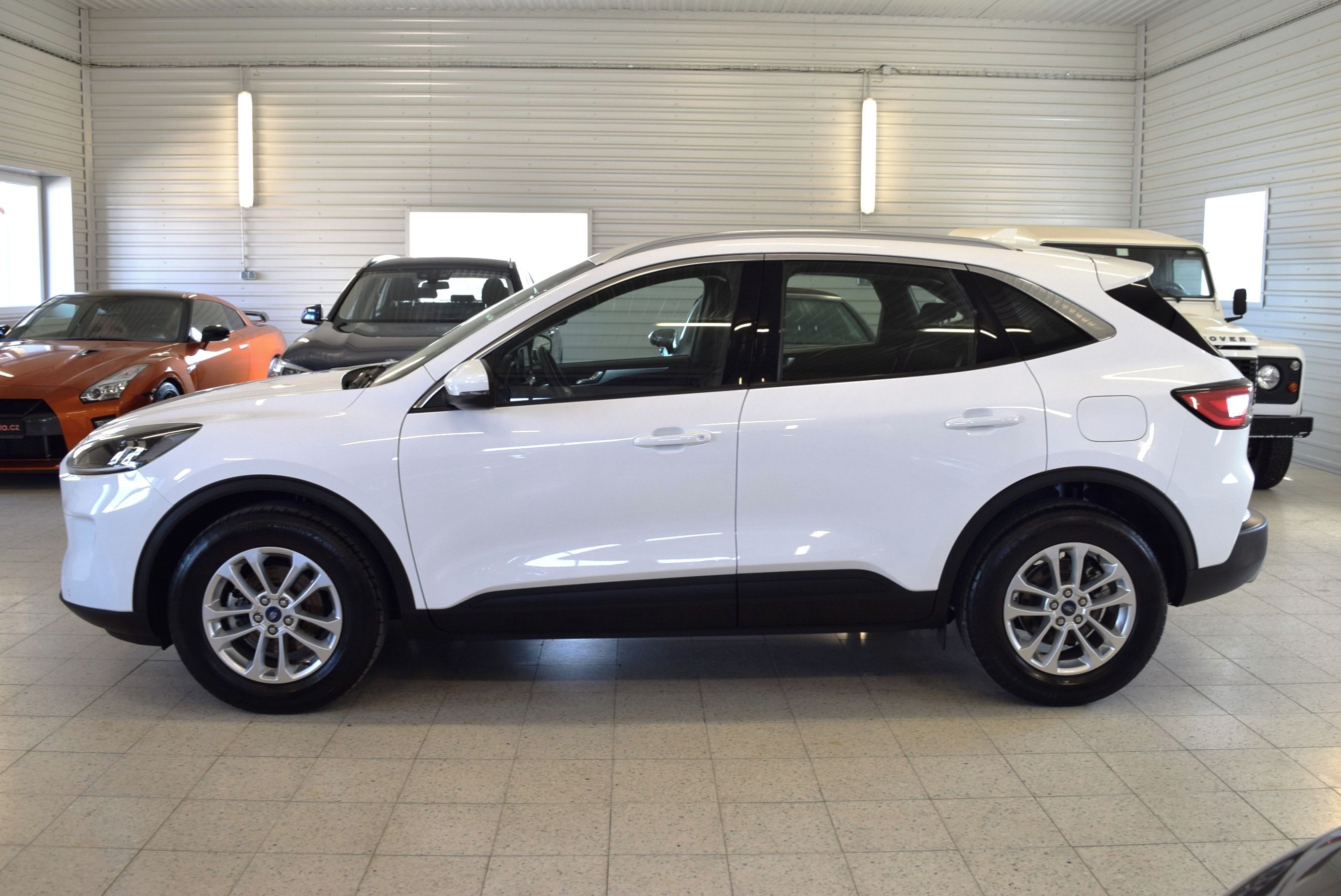 Ford Kuga, 1.5 EBLUE TITANIUM 56 000 KM - fotka 2