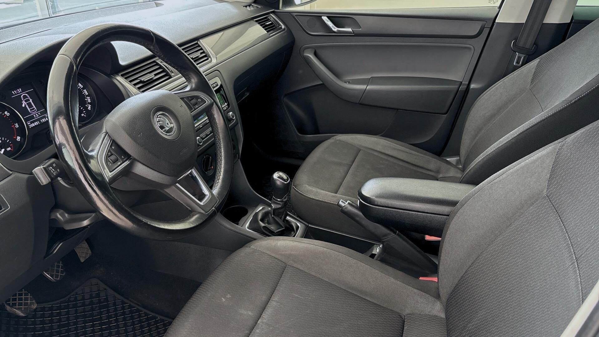 Škoda Rapid, 1.2  TSI + REZERVA + ZIM. PNEU - fotka 6