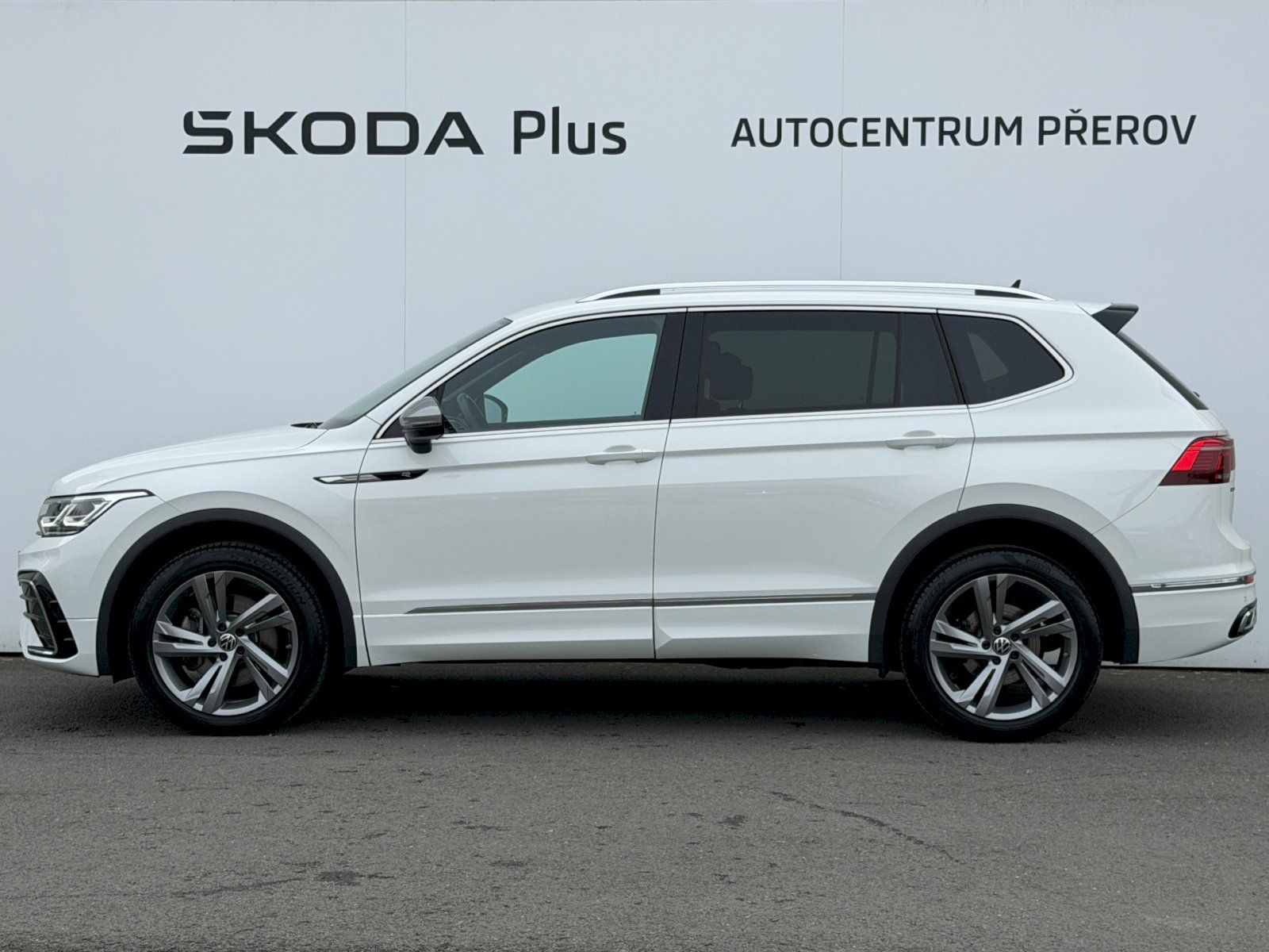 Volkswagen Tiguan Allspace, 2.0 TSI 140kW R-LINE 4MOTION - fotka 3