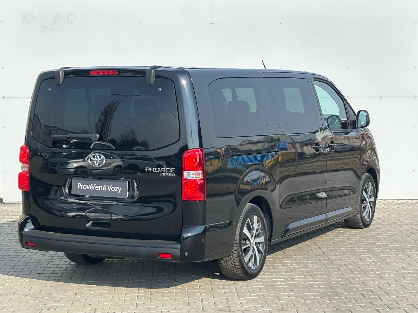 Toyota Proace Verso, 2.0 D-4D L2 VIP Webasto AT - fotka 2
