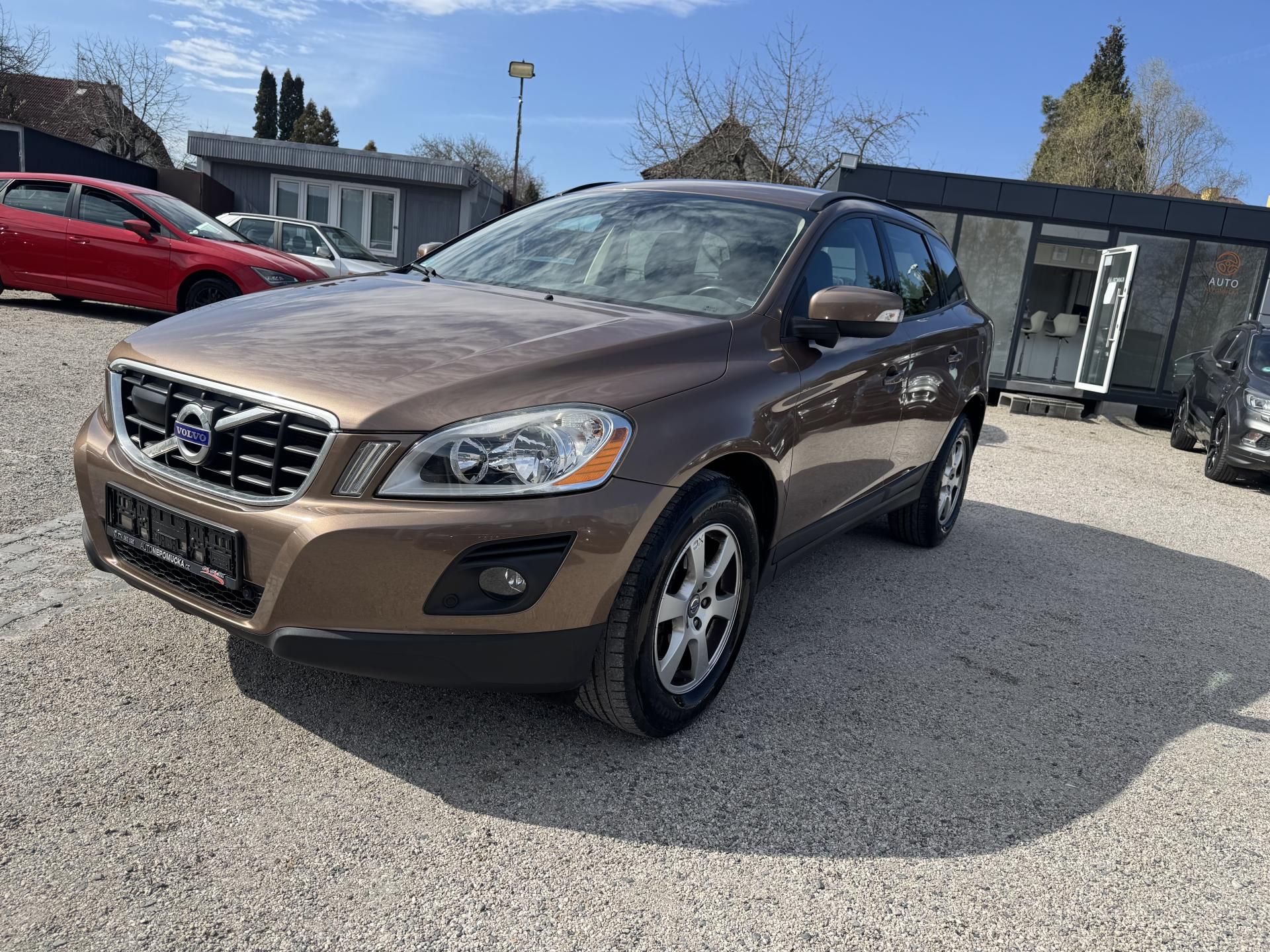 Volvo XC60, 2.4D5 151KW 1.Majitel AWD - fotka 4