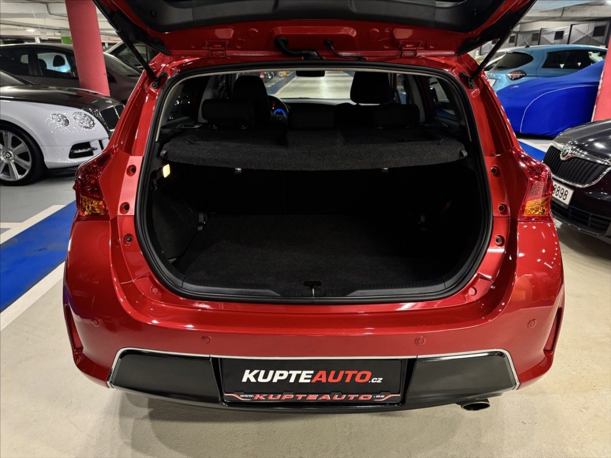 Toyota Auris, 1,6 i - 2x Kola! - fotka 6