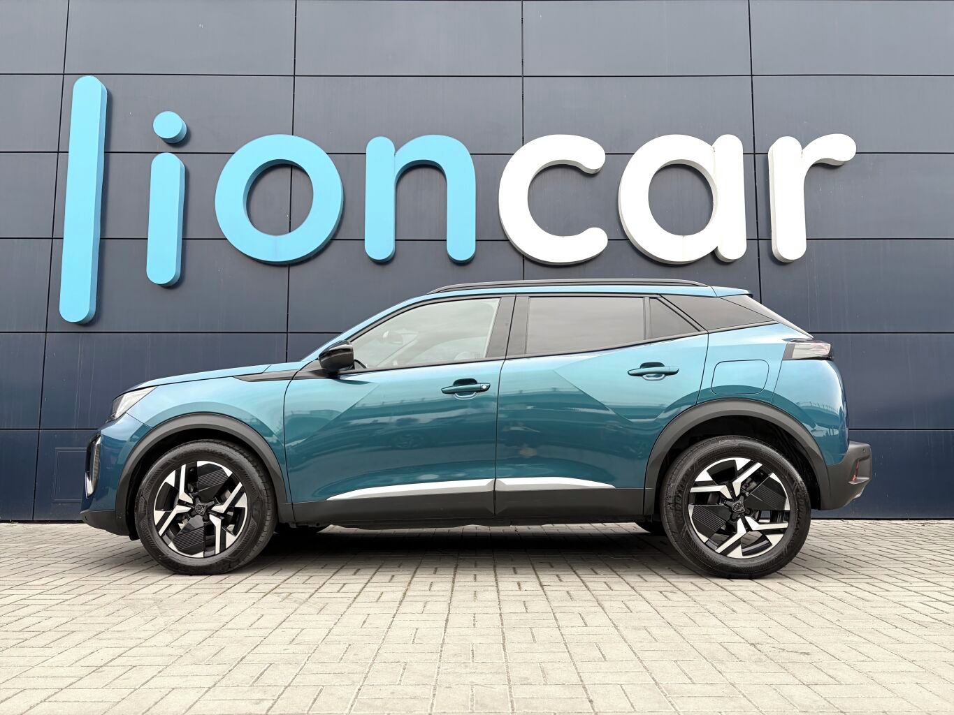 Peugeot 2008, ALLURE, 130 koní, Automat 8st. - fotka 4