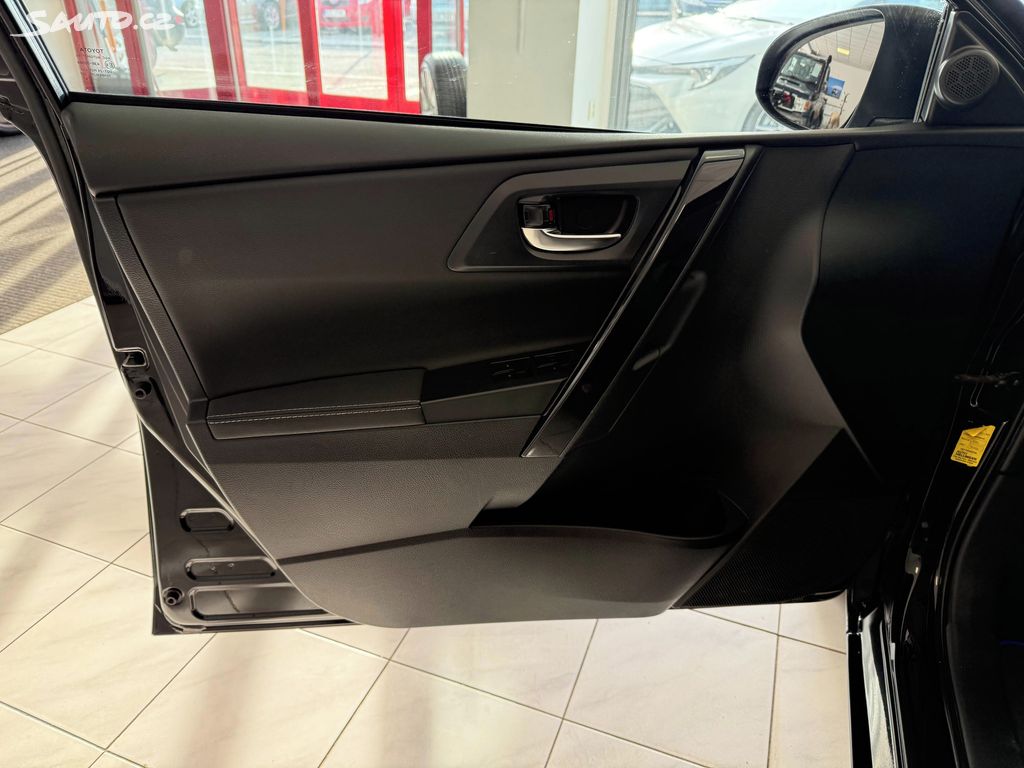 Toyota Auris, fotka 30