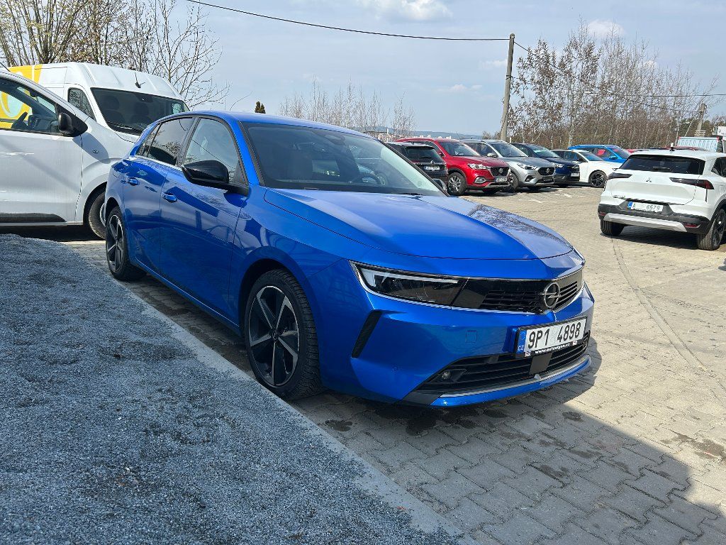 Opel Astra, Elegance 1,2 Turbo 96kW MT6 - fotka 5