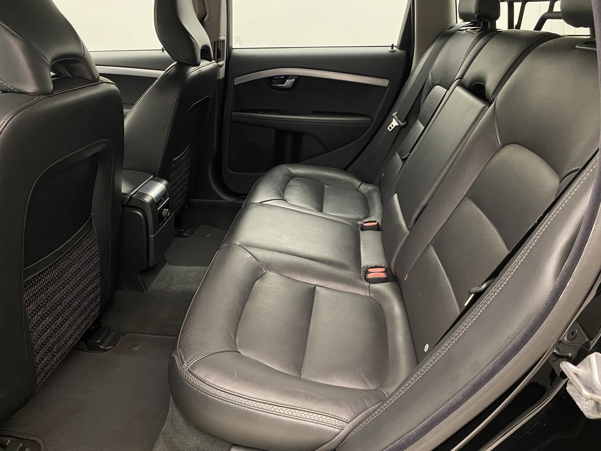 Volvo XC70, D4 AWD SUMMUM AUT CZ - fotka 5