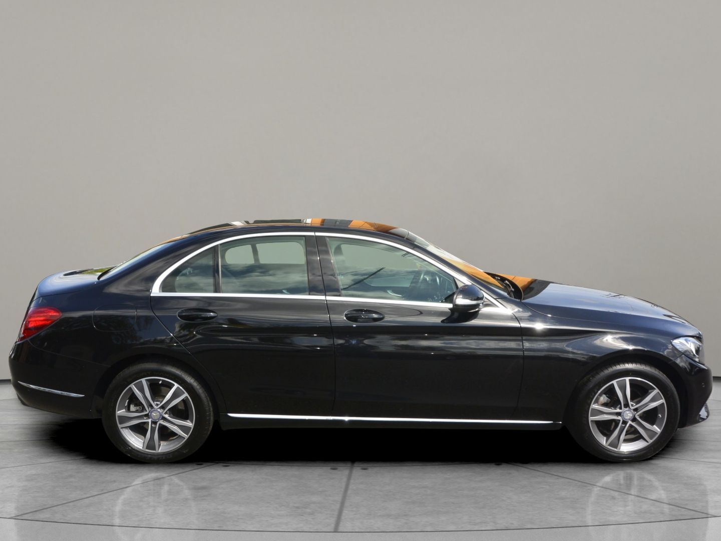 Mercedes-Benz Třídy C, C200d Avantgarde - fotka 4