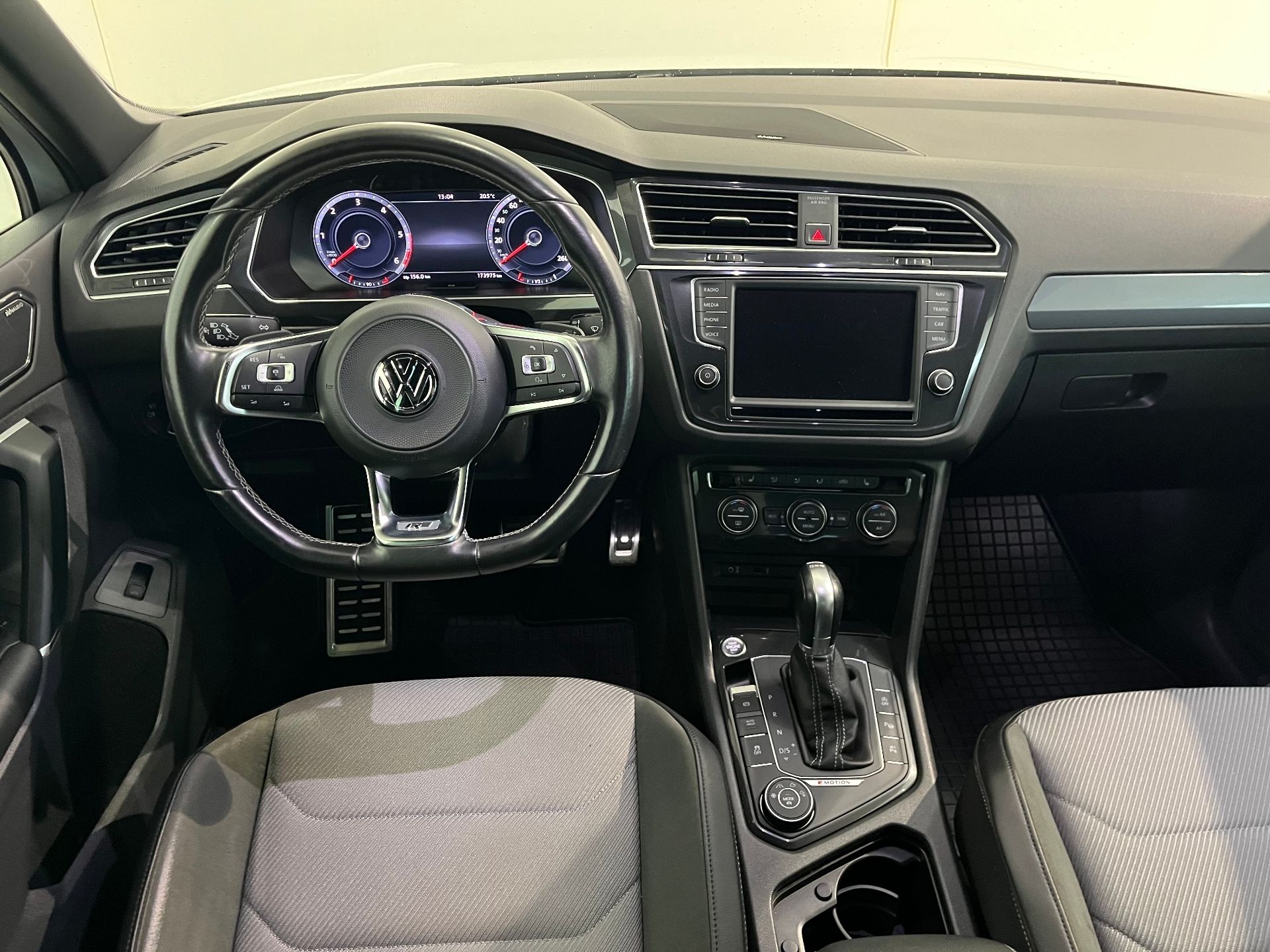 Volkswagen Tiguan, 2.0 TDI 147 kW 7DSG 4MOTION R- - fotka 5