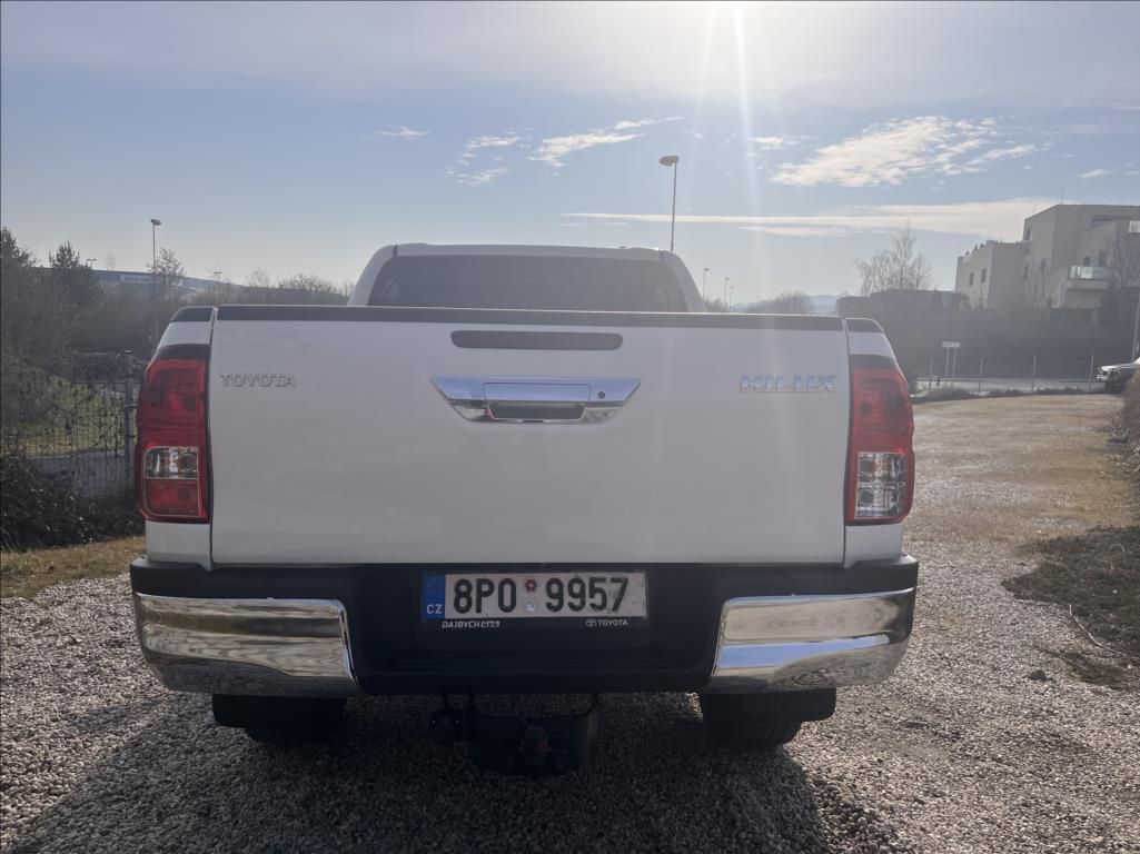Toyota Hilux, DC 2,4 D-4D 6 MT Active 4X4 - fotka 6