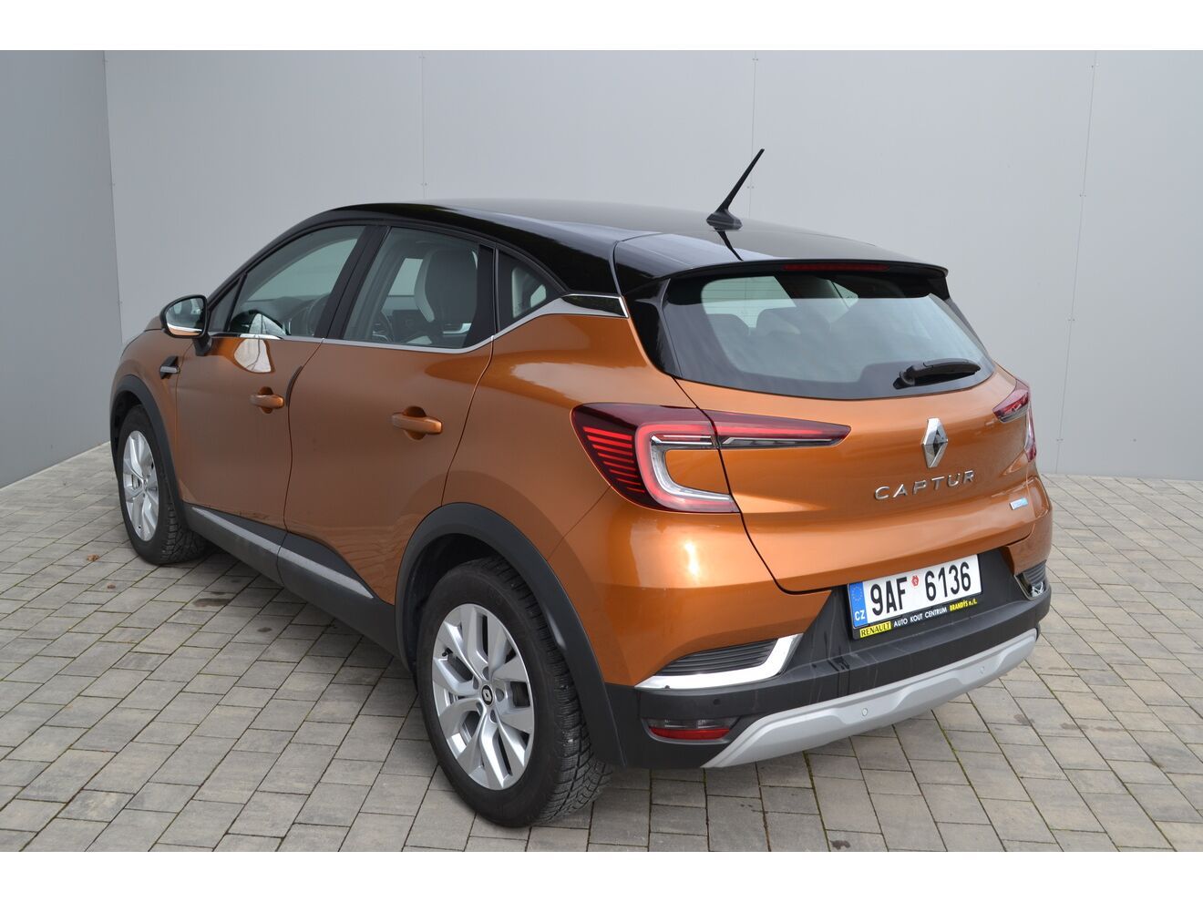 Renault Captur, Intens E-TECH HYBRID 145 - fotka 3