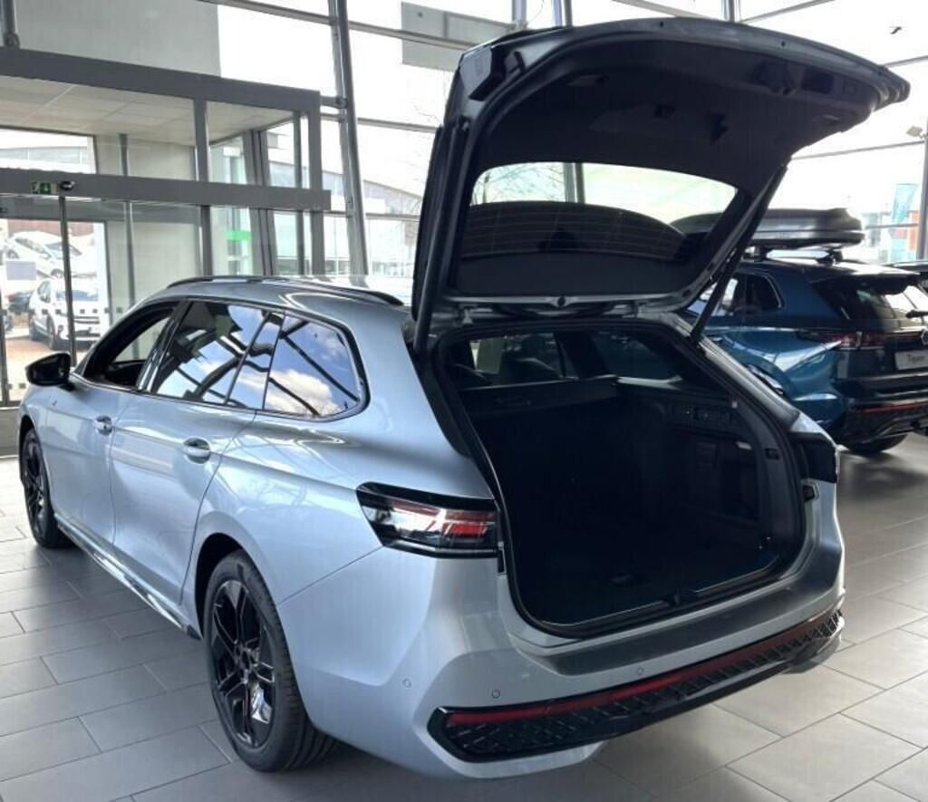Volkswagen Passat, R-Line 2,0 TSI 150 kW - fotka 4