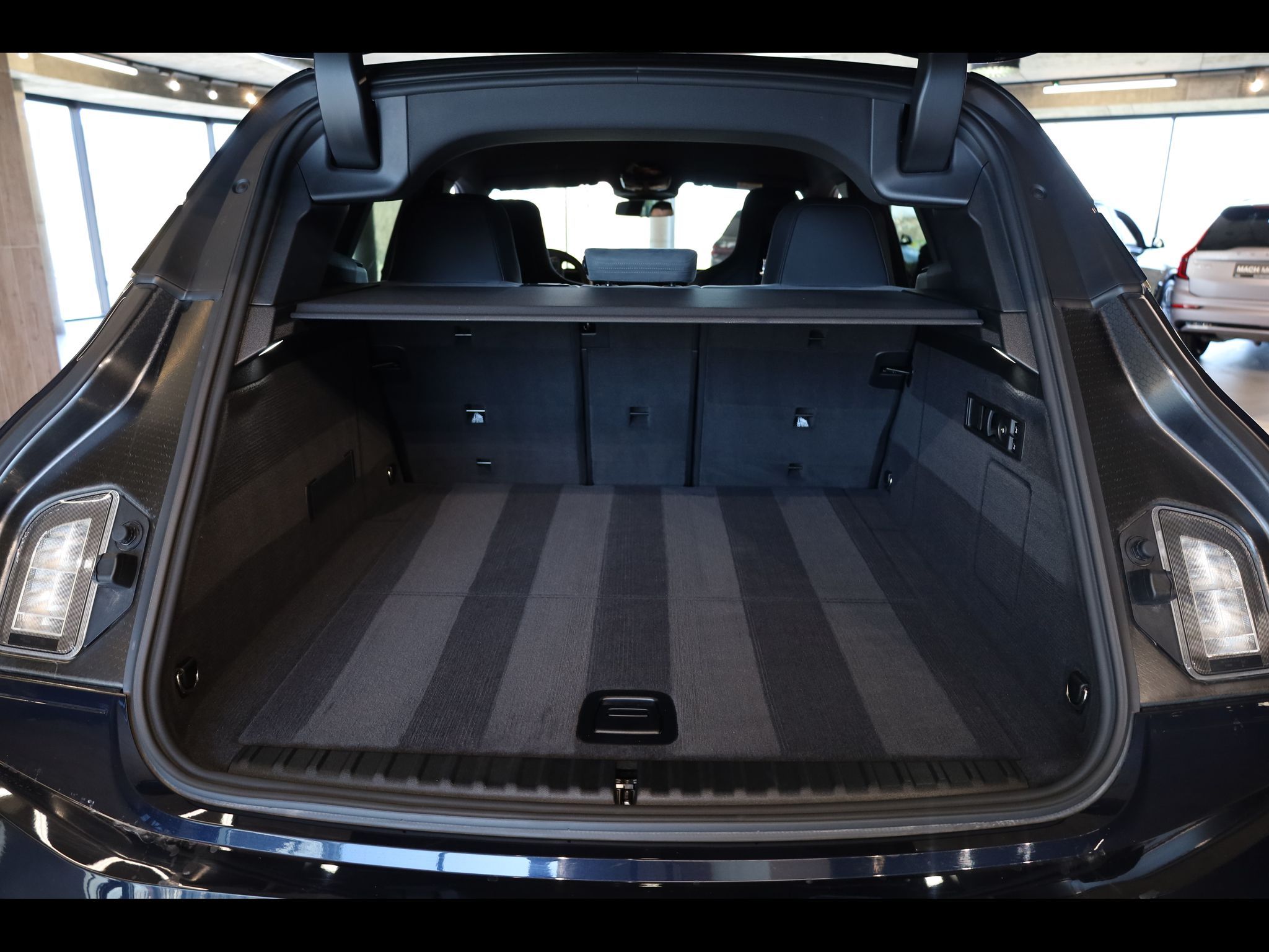 BMW iX, xDrive60, Masáž, Ventilace - fotka 6