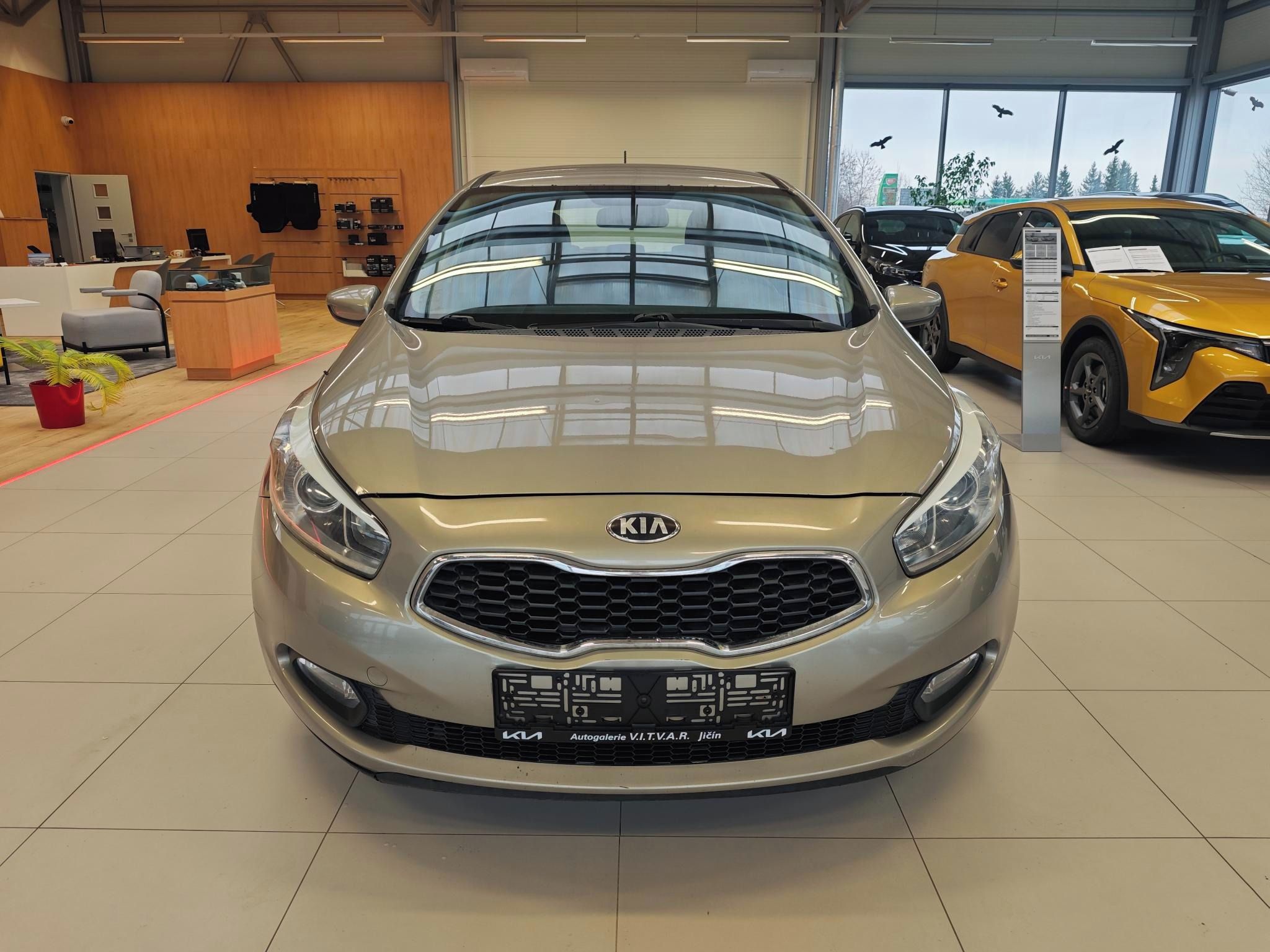 Kia Cee´d, 5HB 1,4 CVVT 74kW - fotka 2