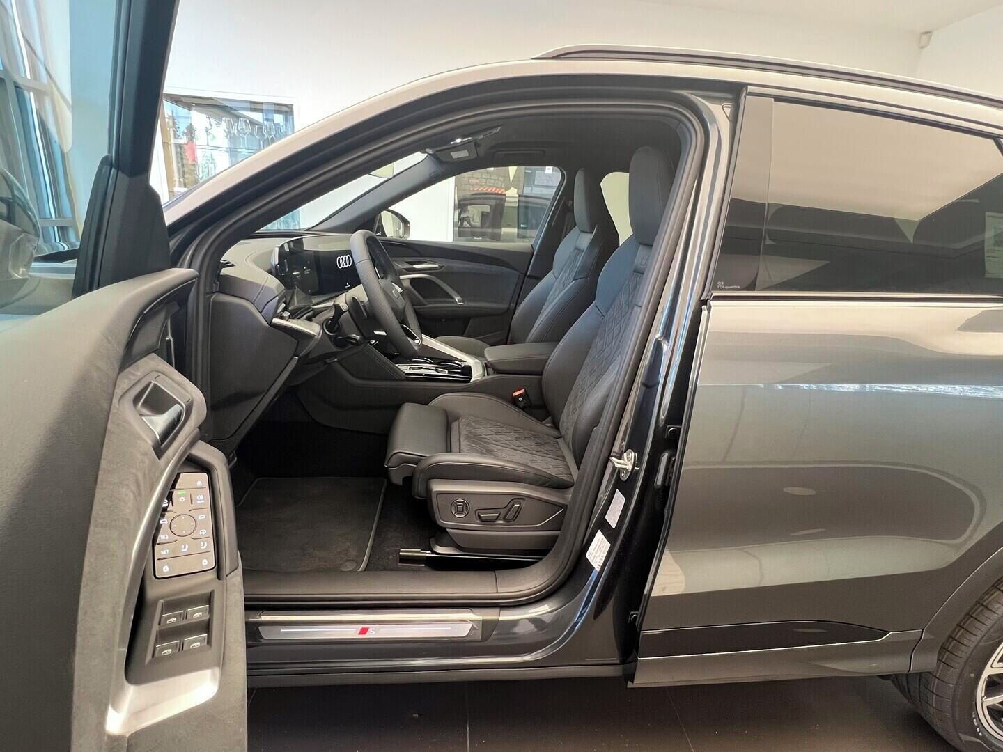 Audi Q5, S-line 40 TDI quattro STR 150 - fotka 6
