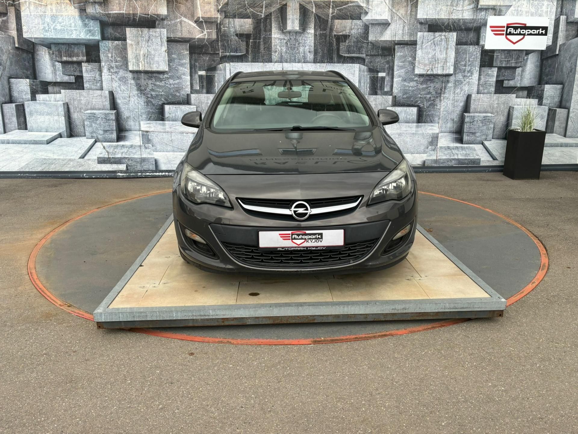 Opel Astra, 2.0DCTi, 121KW, AUTOMAT - fotka 2
