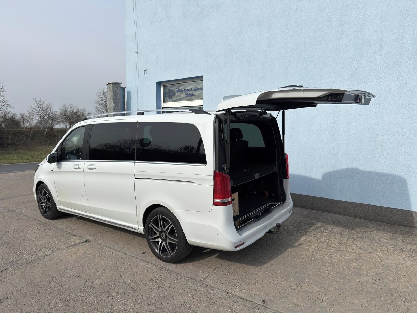 Mercedes-Benz Třídy V, V 300d AVANTGARDE L 4Matic - fotka 6