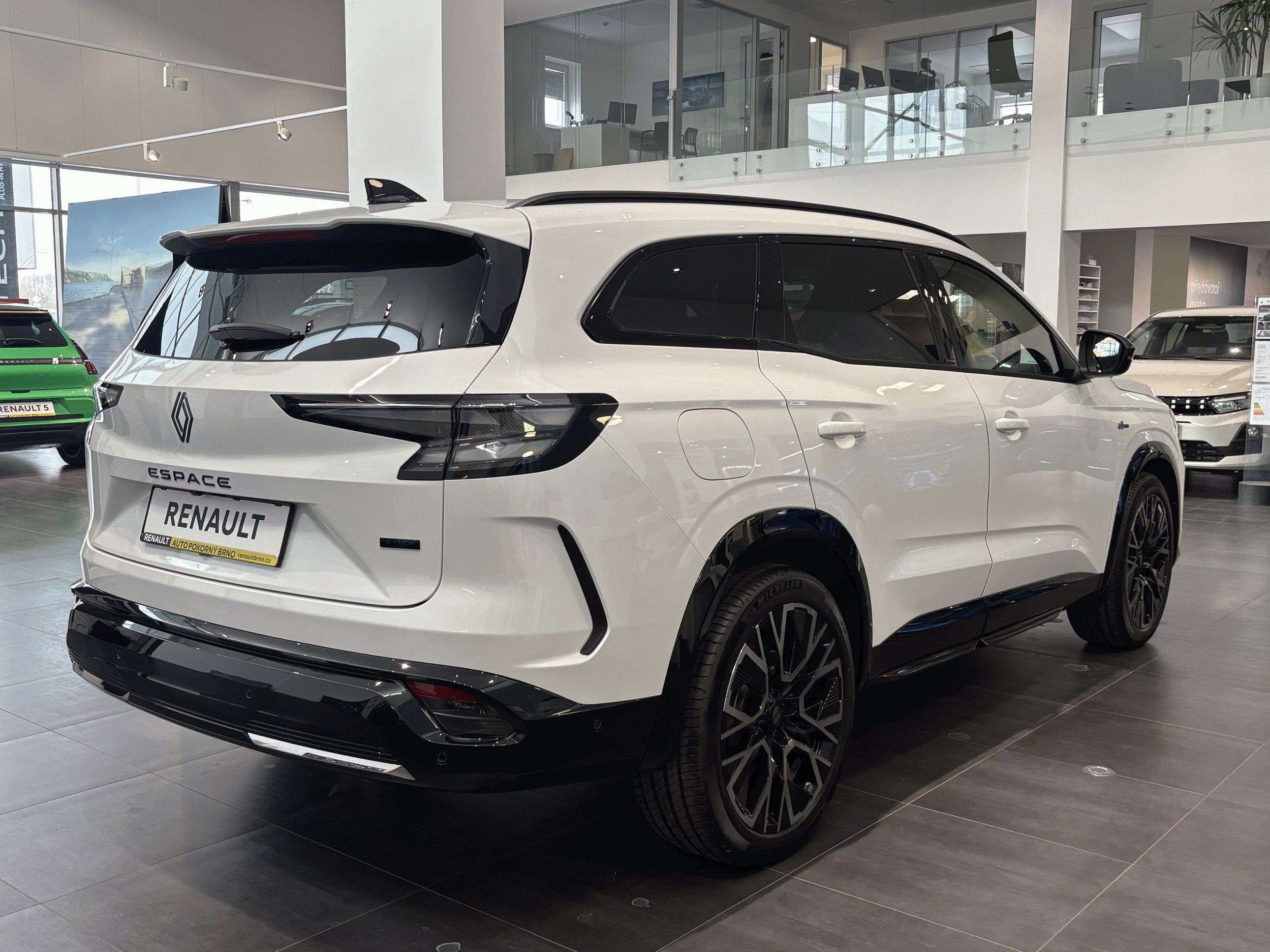 Renault Espace, esprit Alpine full hybrid E-Te - fotka 4