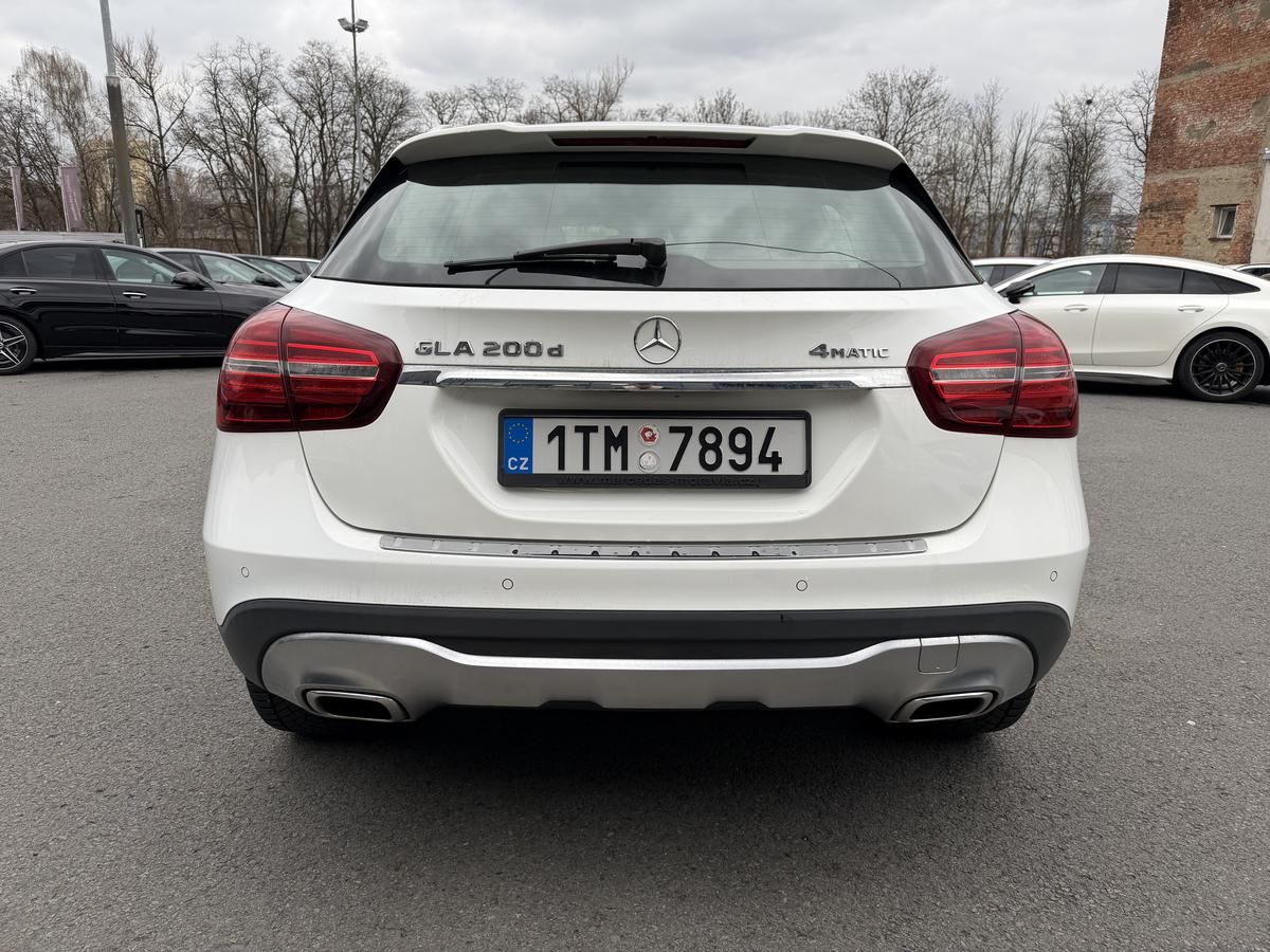 Mercedes-Benz GLA, 200d 4MATIC - fotka 4