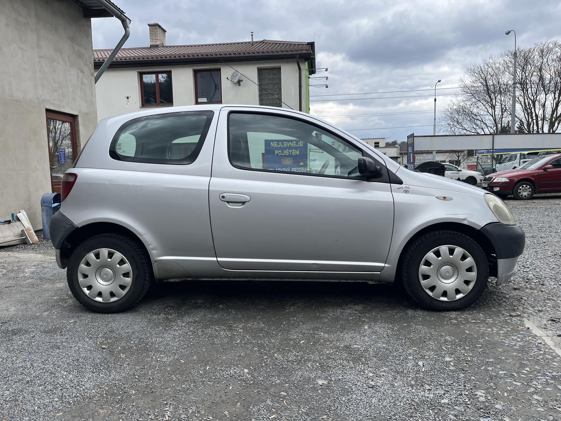 Toyota Yaris, 1,0 VVTi 50Kw - fotka 4