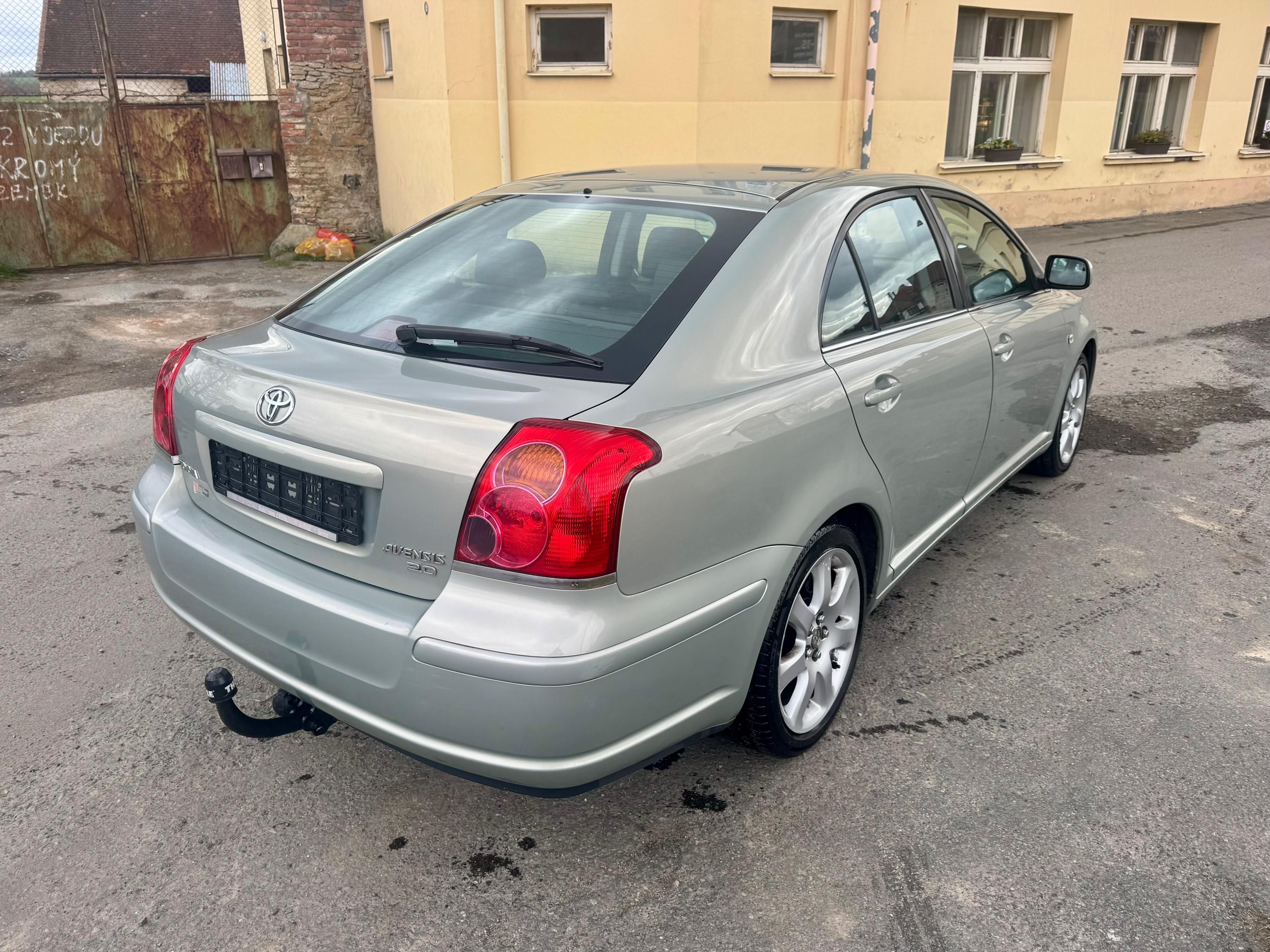 Toyota Avensis, 2.0 VVT-i 108kW. AC.Tažné - fotka 4