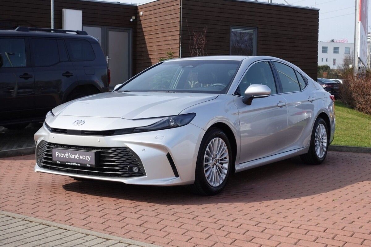 Toyota Camry, 2,5 HEV Comfort