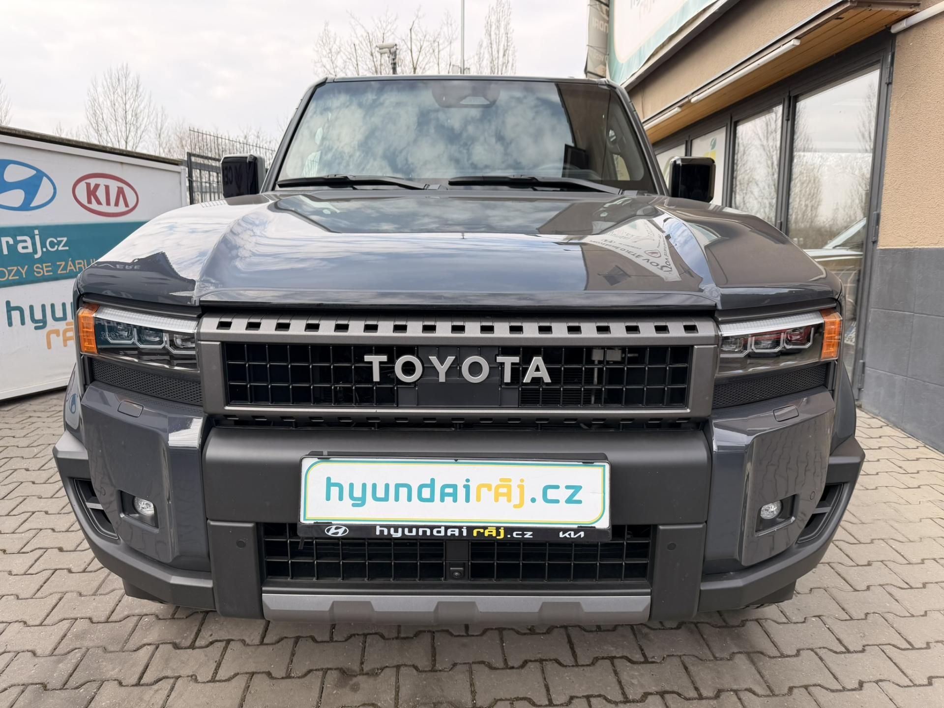 Toyota Land Cruiser, 2.8-INVINCIBLE-ZÁRUKA-DPH