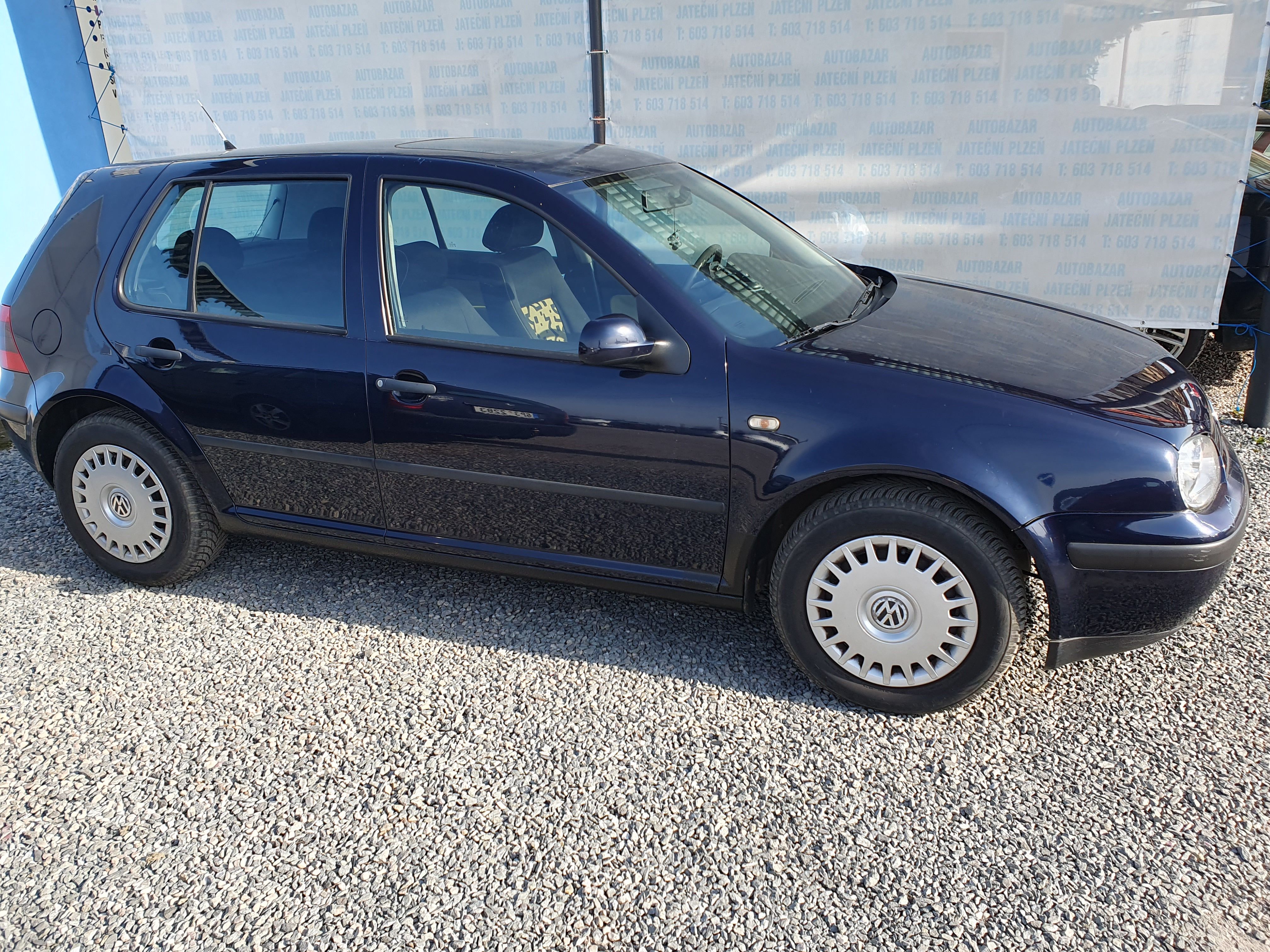 Volkswagen Golf, 1.6 74 KW - fotka 2