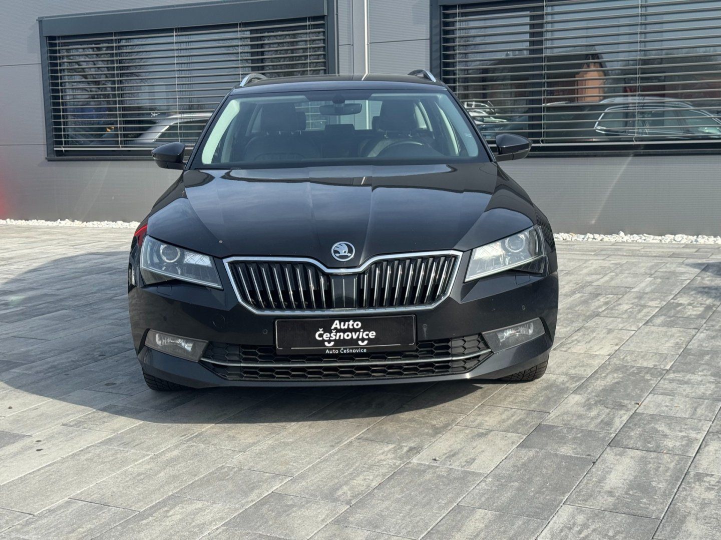 Škoda Superb, 2,0 TDI 110 KW DSG STYLE - fotka 2