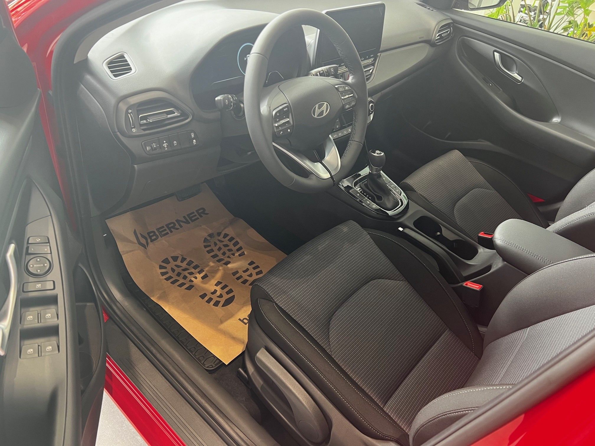 Hyundai i30, 1,6 T-GDI DCT GO CZECH - fotka 5