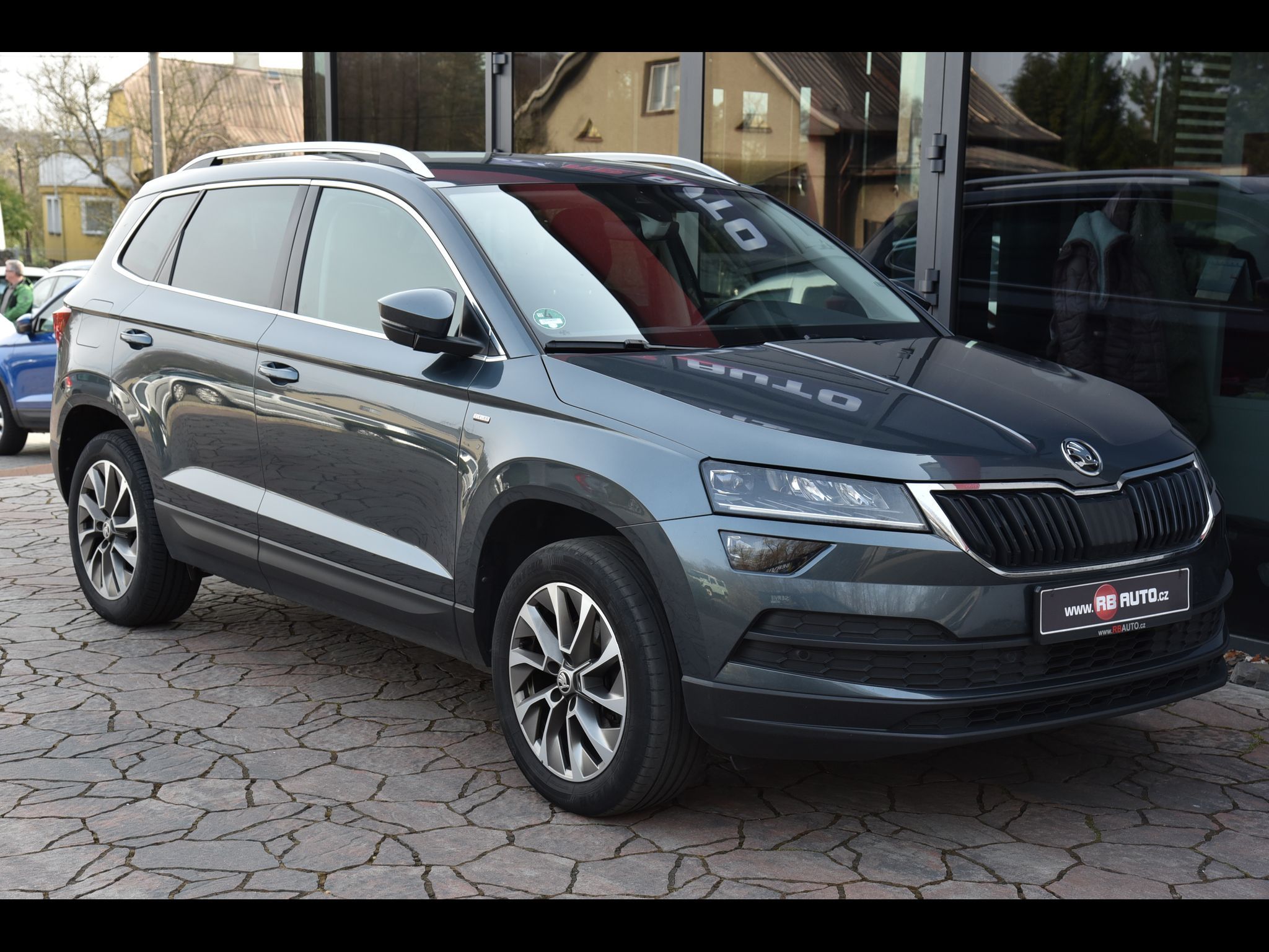 Škoda Karoq, 2.0 TDi DSG Quarz-Grau Metalli - fotka 2