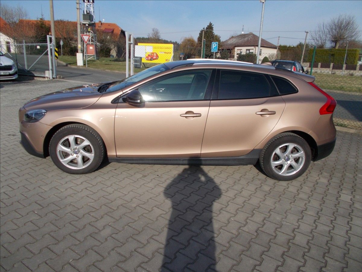 Volvo V40, 2,0 D AT DIGIKLIMA TZ PARKOVAC - fotka 5