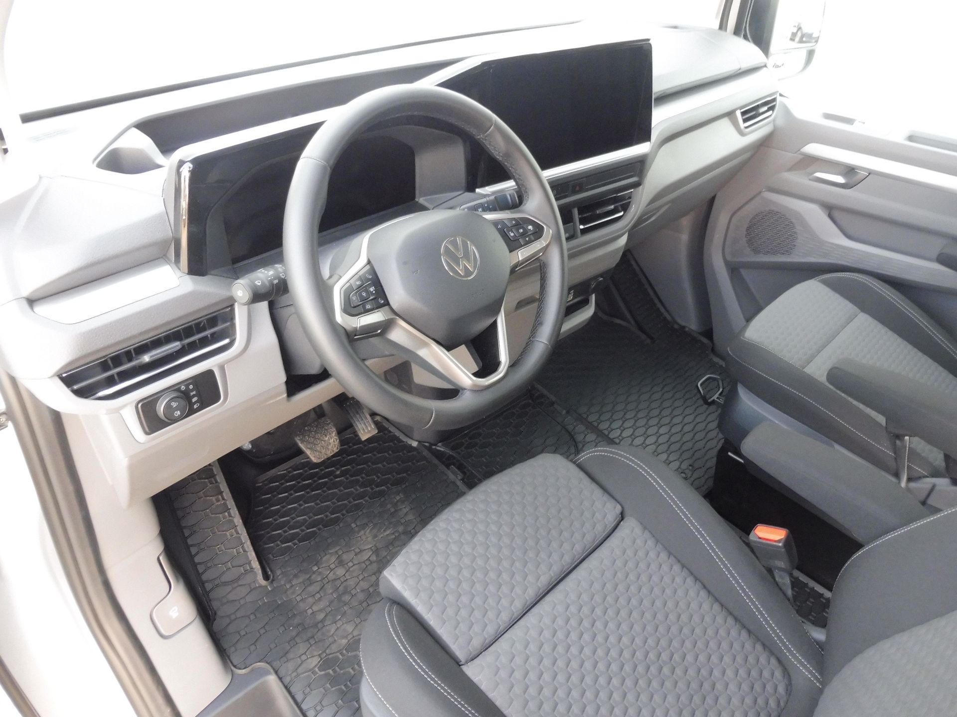 Volkswagen Caravelle, Life DR 2,0 TDI 110kW 8AT - fotka 6