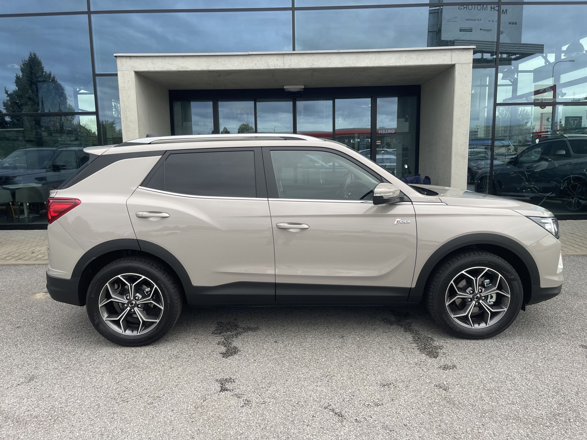 KGM Korando, Style + AWD A6 - fotka 5
